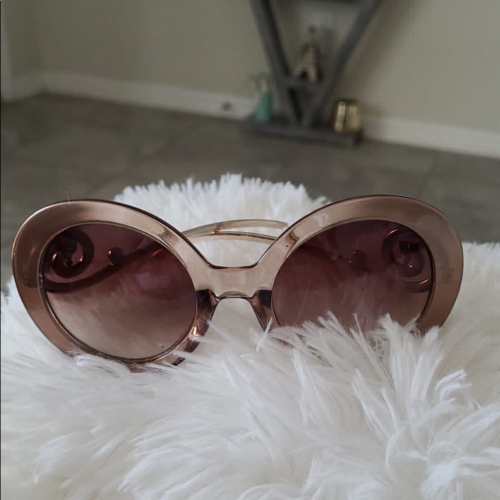 Sunglasses women  sunshine, natural beauty, - Picture 3 of 6